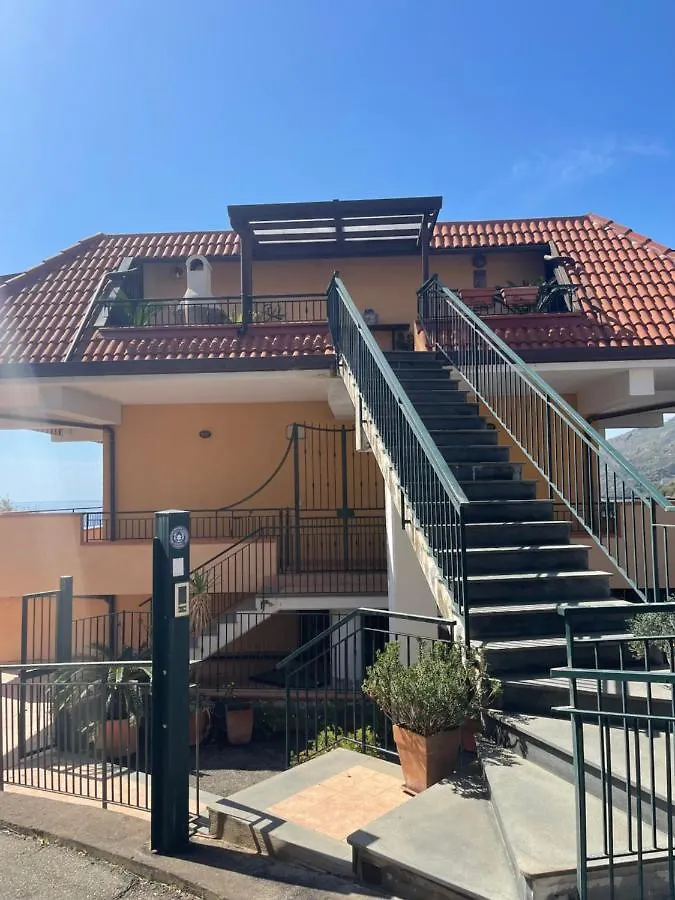 Casa Vacanze Cuzari Apartment Letojanni