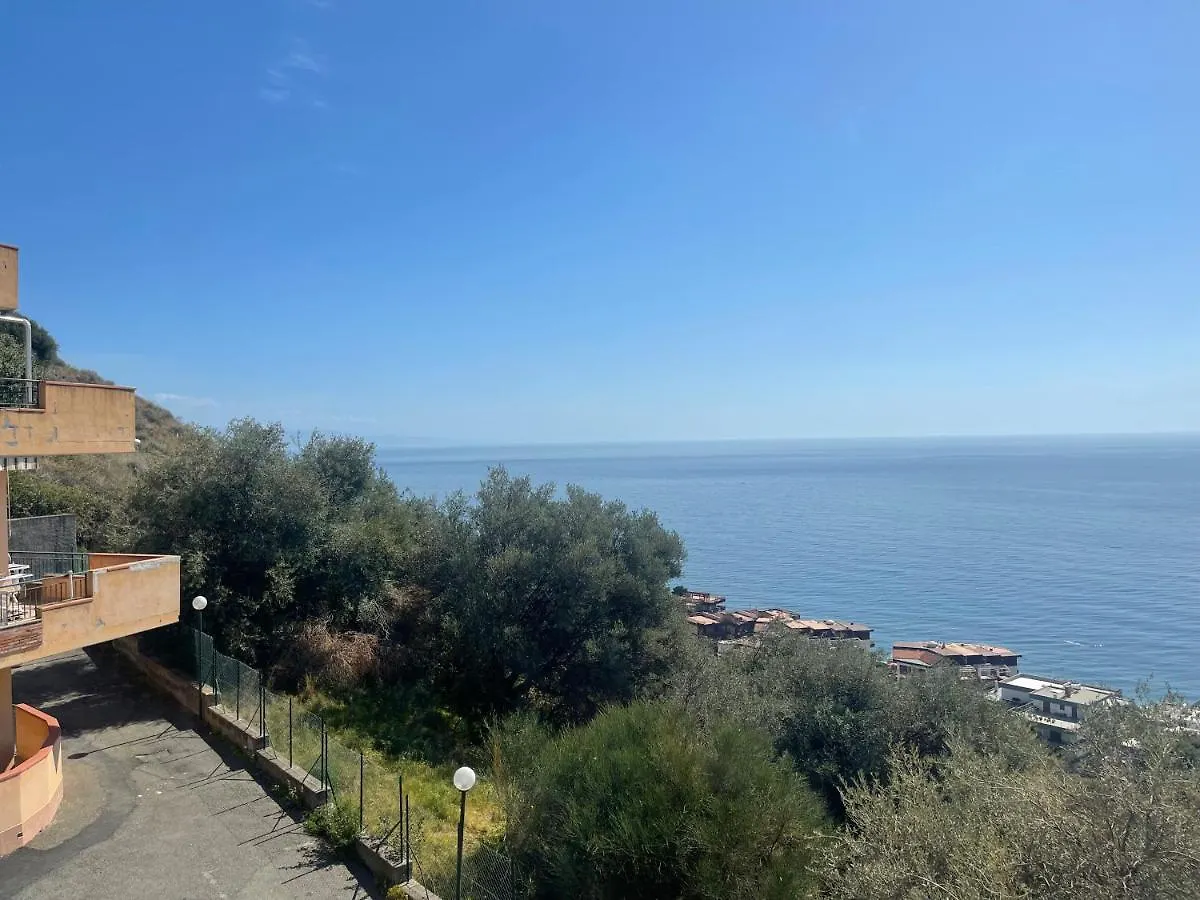 Casa Vacanze Cuzari Apartment Letojanni